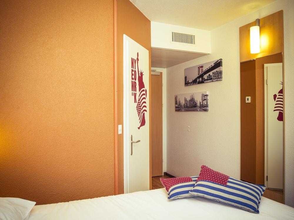 Ibis Lausanne Crissier Luaran gambar